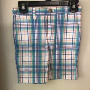 Vineyard Vines boys size 5 dress shorts